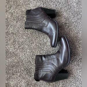 Born leather booties size 10